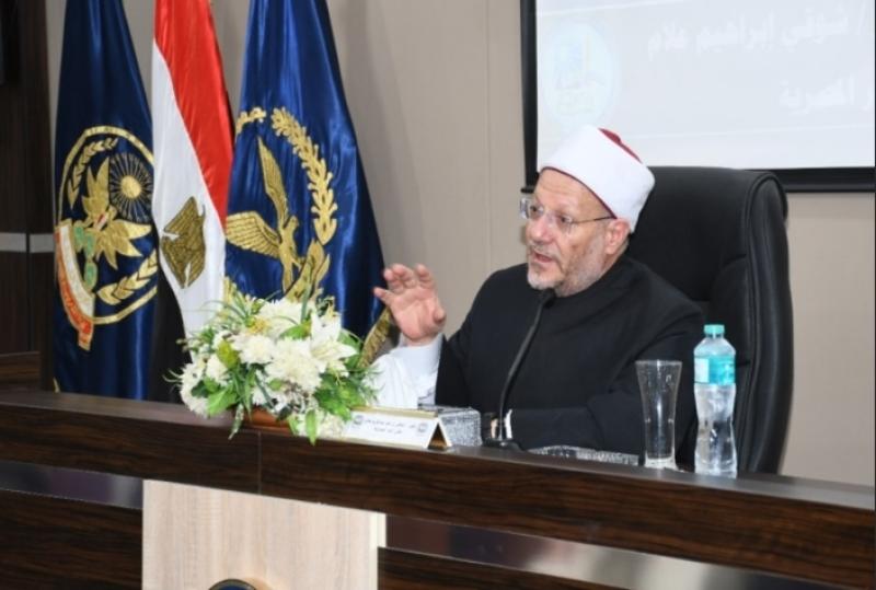 الدكتور شوقى علام - مفتى الديار المصرية خلال الندوة