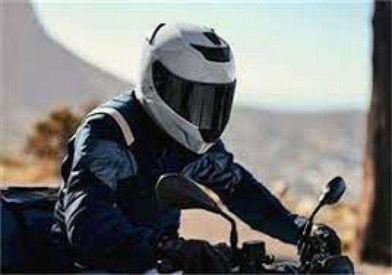 ضبط 932 مخالفة لقائدي الدراجات النارية لعدم ارتداء الخوذة