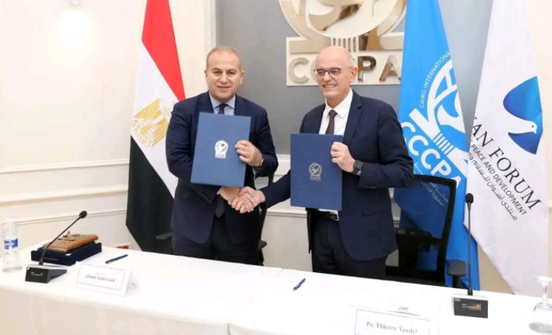 توقيع اتفاق بين مركز القاهرة الدولي لتسوية النزاعات وحفظ وبناء السلام وجامعة سنجور