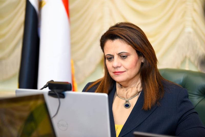 وزيرة الهجرة تشارك في افتتاح راعي مصر لـ 11 عيادة طبية متنقلة