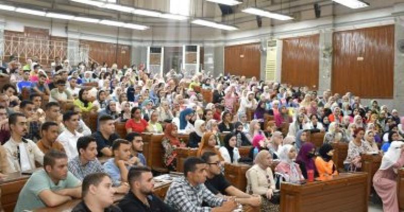 الخشت: انتظام الدراسة لنحو 260 ألف طالب بكليات جامعة القاهرة منذ اليوم الأول