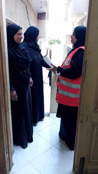 "بلدي أمانة".. القومي للمرأة بالمنيا يواصل تنفيذ حملة طرق الأبواب فى قرى 3 مراكز