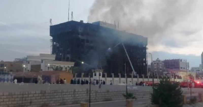 وزير الداخلية: تشكيل لجنة للوقوف على أسباب حريق مديرية أمن الإسماعيلية