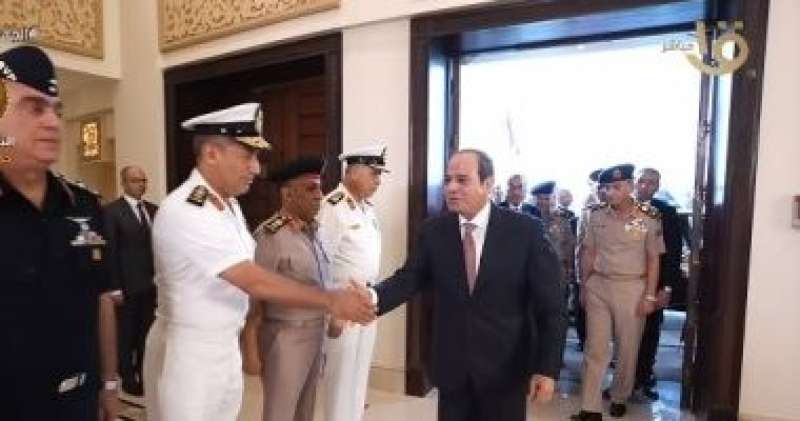 الرئيس السيسي يصل مقر الندوة التثقيفية للقوات المسلحة بمناسبة ذكرى نصر أكتوبر
