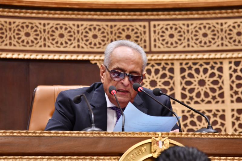 وكيل الشيوخ يهنئ السيسي ووزير الدفاع بذكري تحرير سيناء
