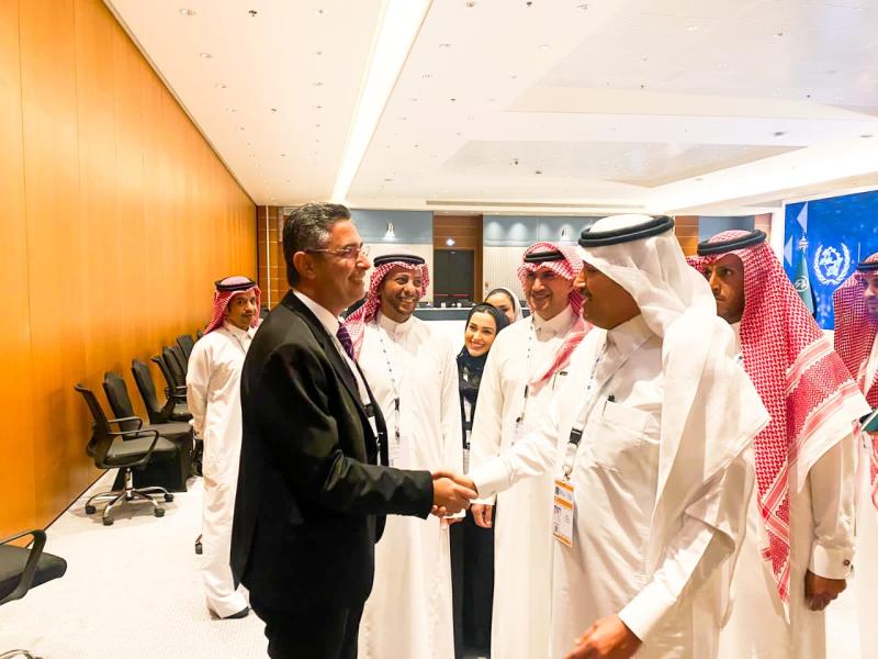 الدكتور شريف فاروق، رئيس مجلس البريد مع المهندس صالح بن ناصر الجاسر، وزير النقل والخدمات اللوجيستية السعودي
