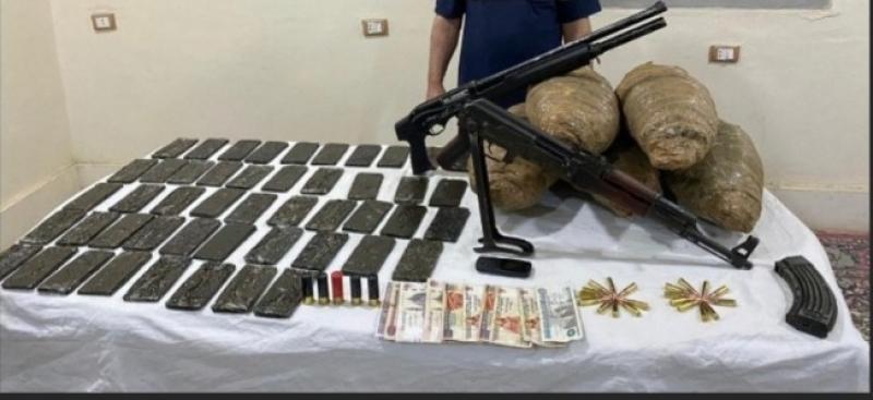 ضبط 5 قضايا اتجار في المواد المخدرة وحيازة أسلحة بيضاء بحملة أمنية بالإسكندرية