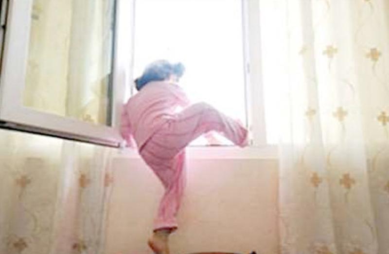 مصرع طفلة اختل توازنها بالطابق العاشر في بولاق الدكرور