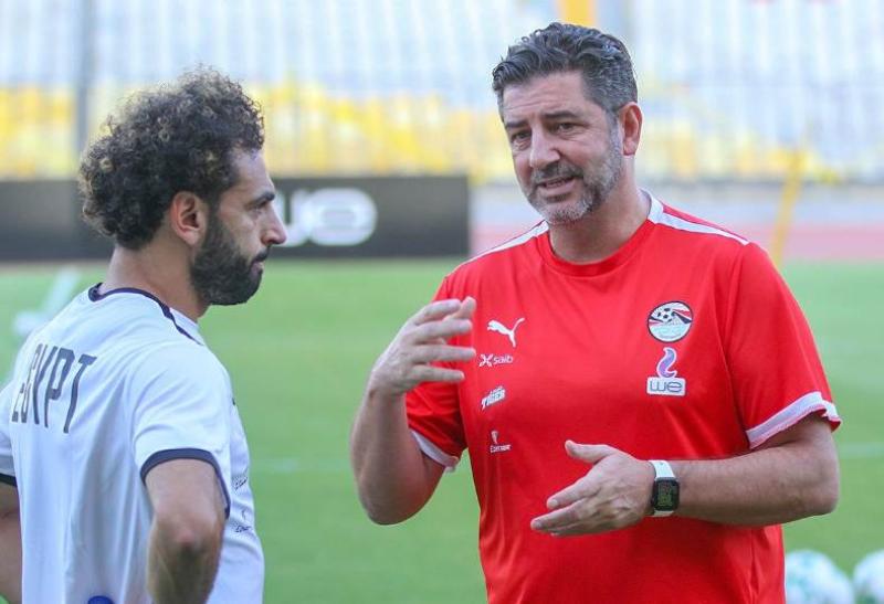 فيتوريا وصلاح في معسكر المنتخب الوطني بالامارات