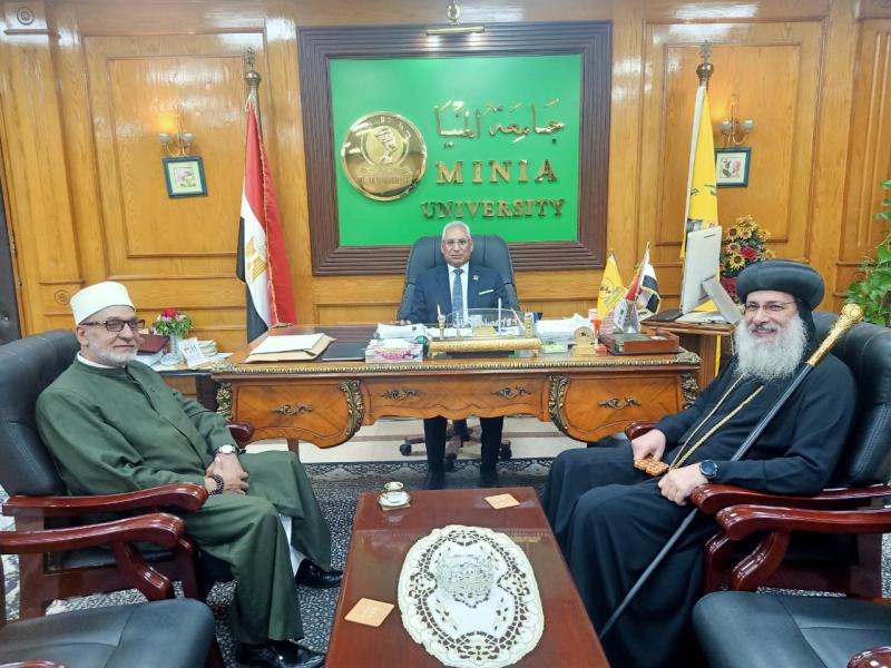 رئيس جامعة المنيا يستقبل الأنبا فام والشيخ أحمد طلب رئيس المنطقة الأزهرية