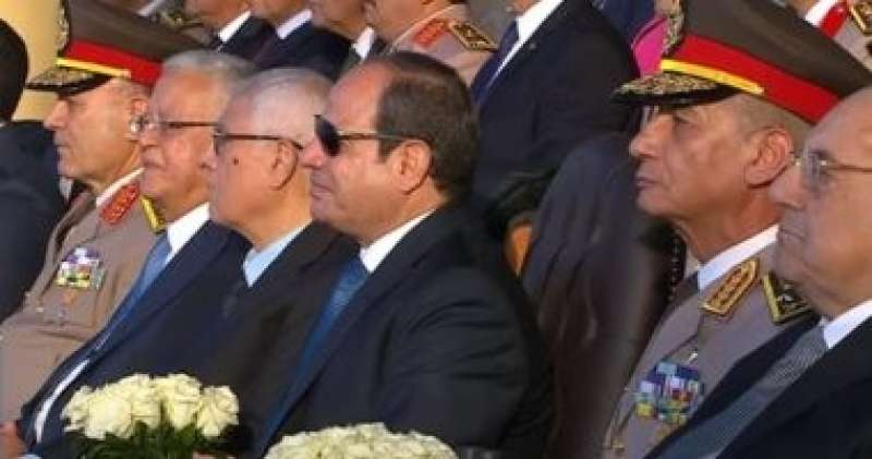 الرئيس السيسي يشاهد فيلما تسجيليا لتدريبات الأكاديمية والكليات العسكرية