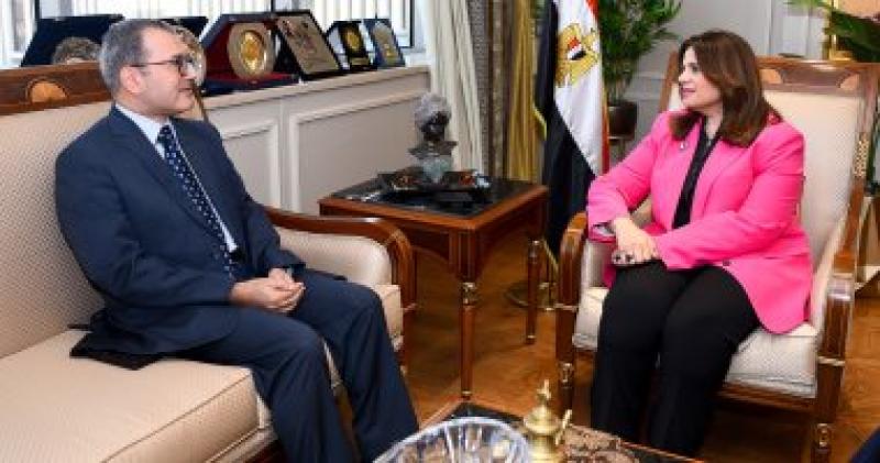 وزيرة الهجرة تستقبل قنصل عام مصر الجديد في دبي