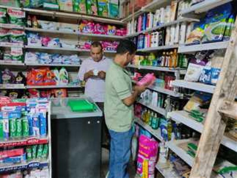 تنفيذ مبادرة الحكومة لتخفيض أسعار السلع التموينية في المنيا
