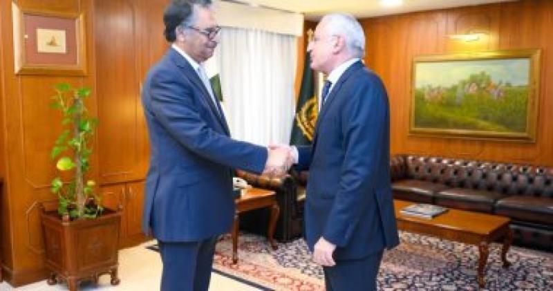 وزير خارجية باكستان يودع سفير مصر لدى إسلام آباد