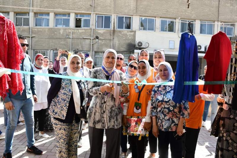 كلية البنات بجامعة عين شمس تحتفل باستقبال الطالبات والعام الدراسي الجديد