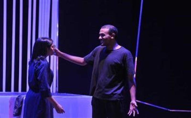 مسرحية «نور» تناقش الآثار النفسية لأوجاع الفراق في مهرجان نوادي المسرح | صور