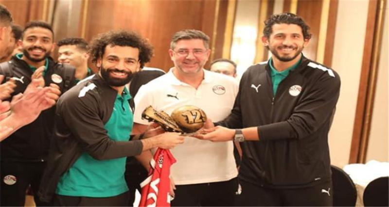 احمد حجازي مع فيتوريا ومحمد صلاح