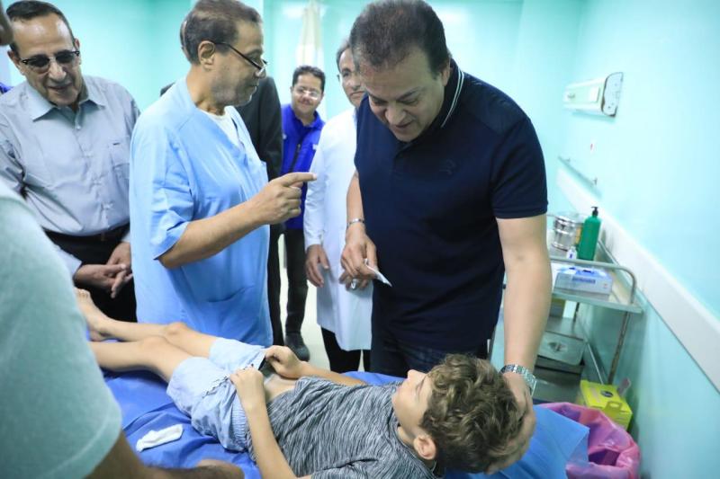 وزير الصحة ومحافظ شمال سيناء يتفقدان مستشفى العريش العام