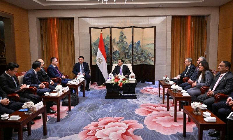 رئيس الوزراء: القاهرة وبكين متفقتان على ضرورة زيادة حجم الاستثمارات الصينية في مصر