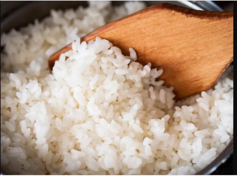 هل هناك علاقة مباشرة بين الأرز الأبيض والسمنة؟