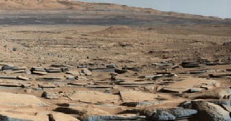 اكتشاف بحيرة طينية على سطح المريخ ربما تخفى علامات الحياة