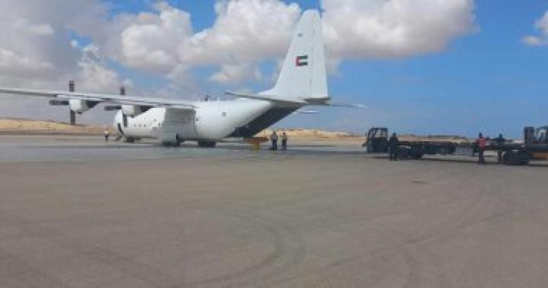 مطار العريش يستقبل المساعدات لقطاع غزة