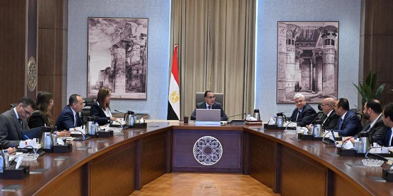 رئيس الوزراء يستعرض آليات الشراكة بين وزارة التعليم العالي والقطاع الخاص بالتعاون مع صندوق مصر السيادي