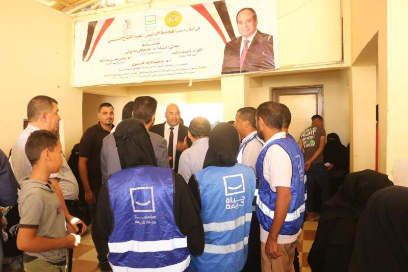 قافلة طبية شاملة لخدمة أهالى الواحات البحرية