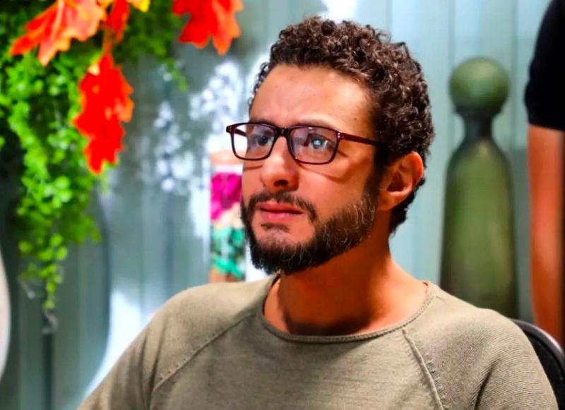 أحمد الفيشاوي يُوجه رسالة إلى والدته الفنانة سمية الألفي