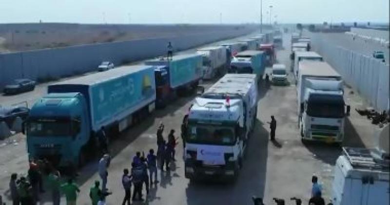 القاهرة الإخبارية: 47 شاحنة مساعدات دخلت قطاع غزة اليوم عبر معبر رفح