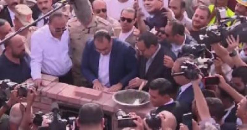 رئيس الوزراء يضع حجر الأساس لعدد من المجمعات العمرانية الجديدة بشمال سيناء