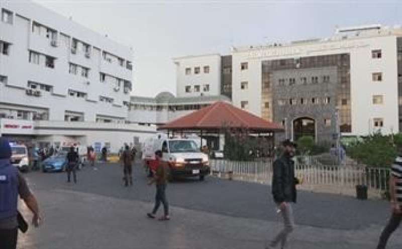 مجمع الشفاء الطبي بغزة: قد نعلن وفيات كبيرة خلال ساعات