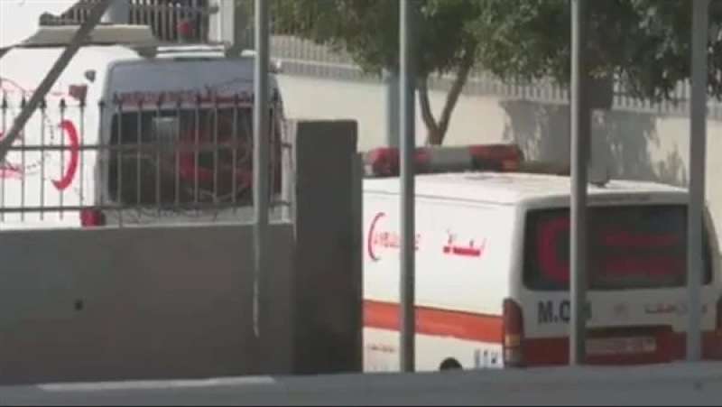 شاهد|للمرة الأولى منذ بداية الحرب.. سيارات إسعاف تنقل جرحى من غزة إلى مصر