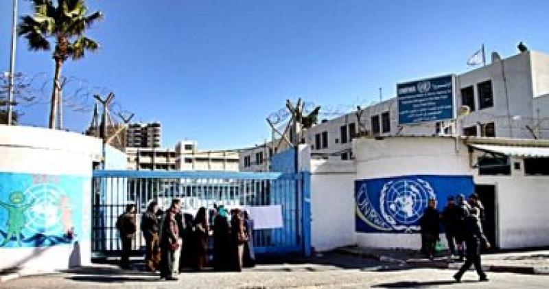 ”الأونروا”: الاحتلال استهدف 47 مرفقا للوكالة وسجلنا نزوح 695 ألف نازح من غزة