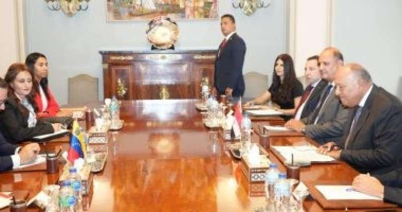 جلسة مباحثات ثنائية بين وزير الخارجية ونظيره الفنزويلى بمقر الوزارة