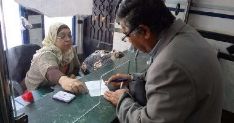 غرفة عمليات وزارة التضامن تتابع انتظام صرف معاشات نوفمبر