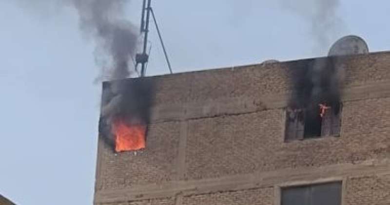 السيطرة على حريق داخل منزل فى الصف دون إصابات