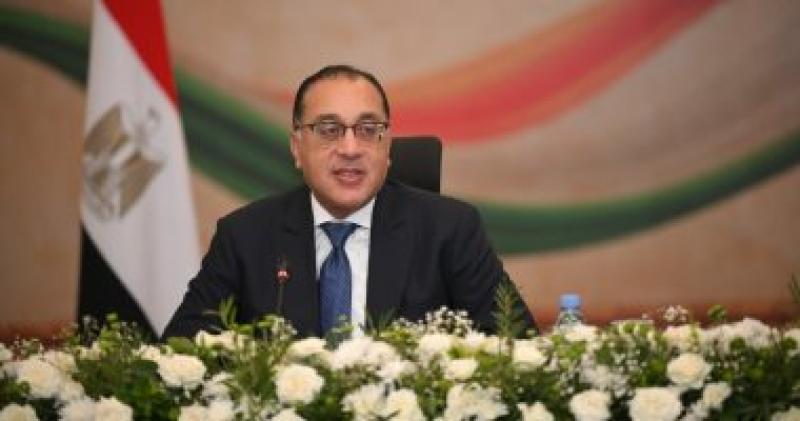 رئيس الوزراء يختتم جولته بالعاشر بتفقد وحدات مبادرة ”سكن لكل المصريين”