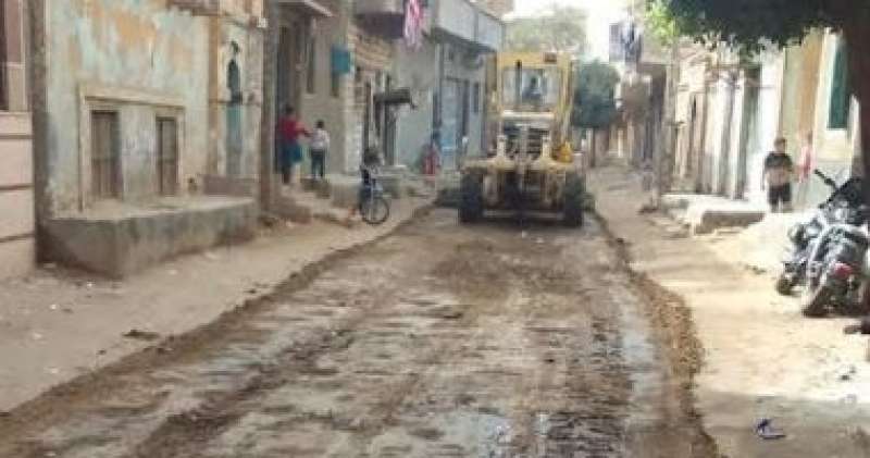 حملات مكثفة للنظافة وتمهيد الطرق والشوارع الرئيسية بمراكز المنيا
