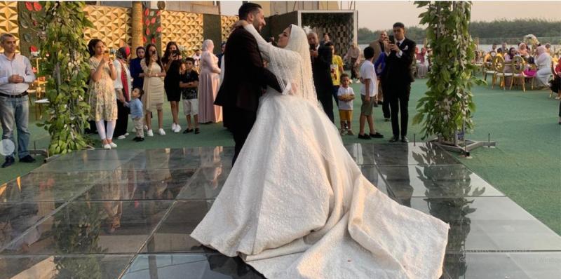 الكاتبة الصحفية فاطمة الدالى : تهنئ  العروسان الاء يسرى ومازن مجدى بالزفاف السعيد