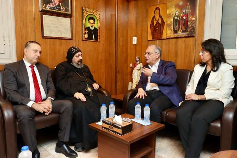 المصريين الأحرار يواصل جولات دعم الرئيس عبد الفتاح السيسي بزيارة الأنبا مكاري