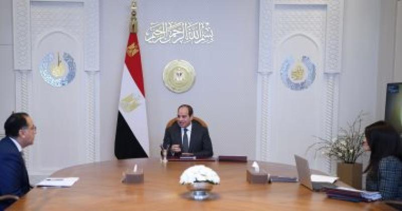الرئيس السيسي خلال اجتماعه بمدبولى والمشاط