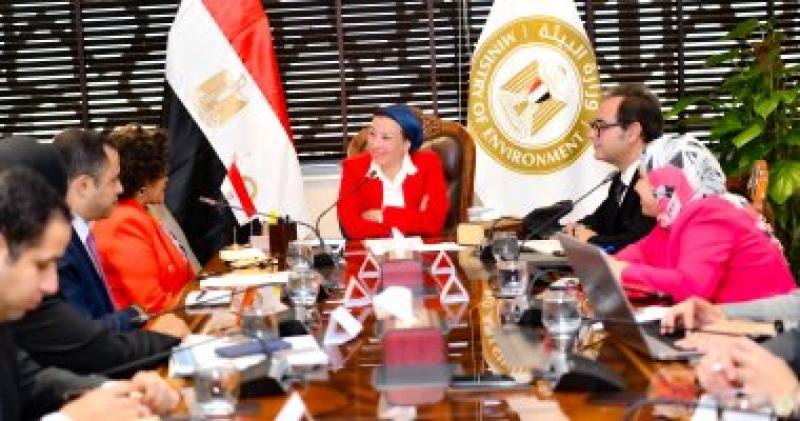 وزيرة البيئة تبحث مستجدات استضافة مصر لمركز التميز للتكيف والمرونة مع التغيرات المناخية