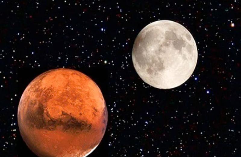 اقتران القمر وعملاق المجموعة الشمسية