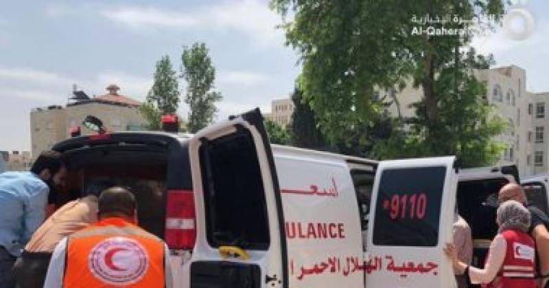 القاهرة الإخبارية: وصول 5 مصابين فلسطينيين إلى مستشفى العريش لتلقى العلاج
