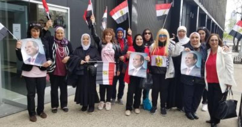 مجموعات من المصريين في الخارج 