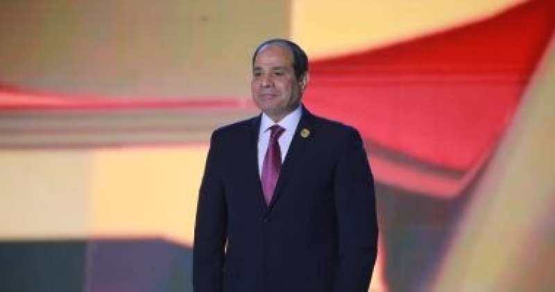 الرئيس السيسى يصل استاد القاهرة للمشاركة فى مؤتمر ”تحيا مصر” لدعم فلسطين