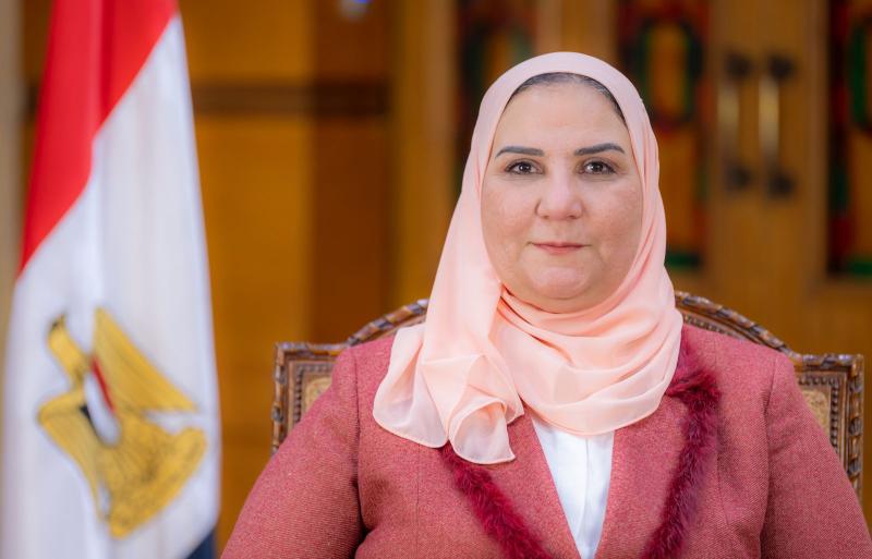 وزيرة التضامن تتابع حادث الطريق الصحراوي بمحافظة المنيا