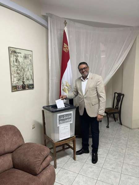 انتظام التصويت بمقر البعثة المصرية بطهران فى أول أيام تصويت مصريي الخارج