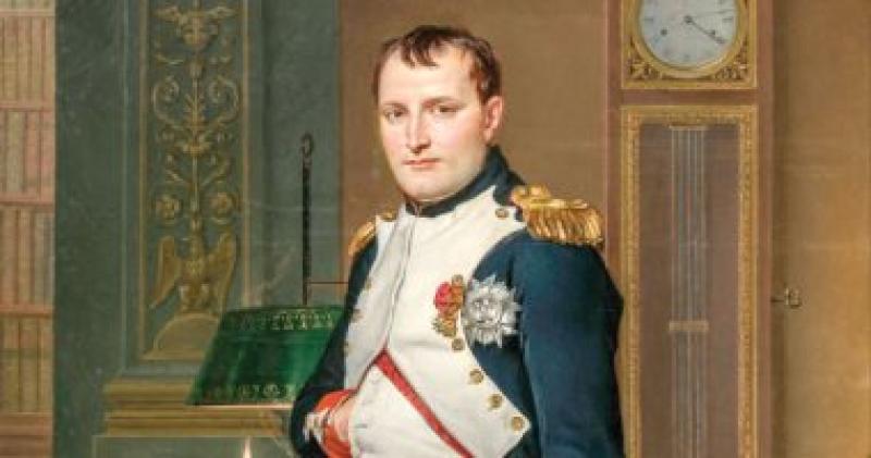 نابليون بونابرت يتوج نفسه إمبراطورًا.. رحلة القائد الفرنسى للوصول للحكم